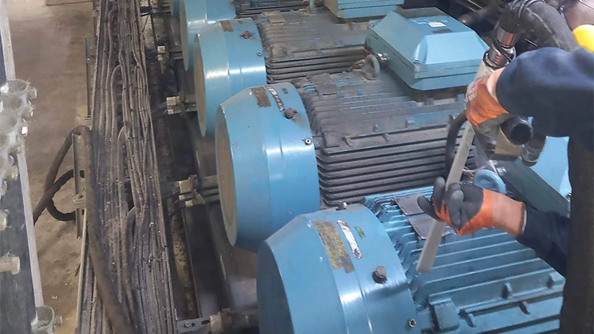 Dry ice Blasting by Polarblast