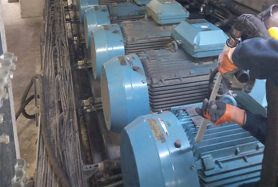 Dry Ice Blasting with Polarblast